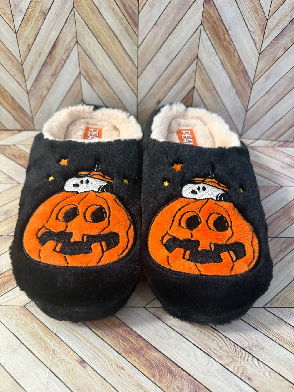 Peanuts Black & Orange Snoopy Jack O Lantern Women’s Slippers S(5/6)